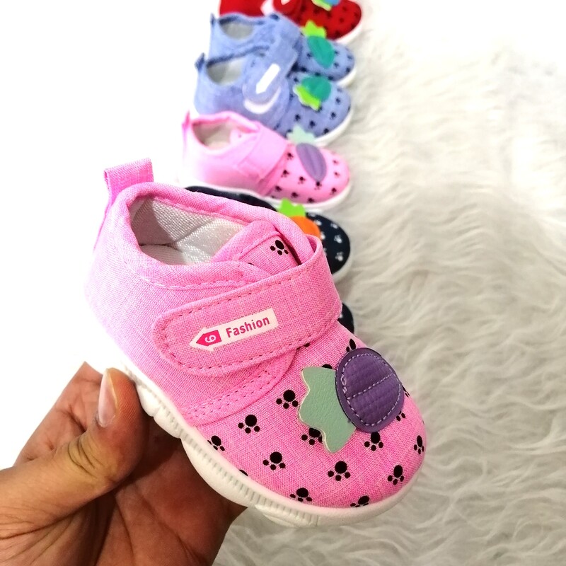 کفش بچگانه سوتی نوزاد شیک راحت سبک بادوام مناسب سیسمونی دخترانه پسرانه سایز 16 تا 21 پرفروش