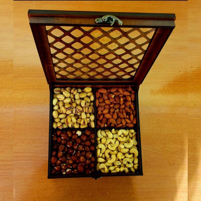 جعبه چوبی هدایای تبلیغاتی طرح حصیری درب شیشه ای -جعبه آجیل و دمنوش و شکلات