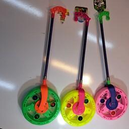 اسباب بازی چرخ عصا توپی صدا دار  در رنگبندی براق و پلاستیک درجه یک 