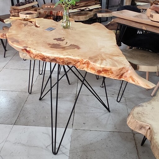 میز نهارخوری روستیک چهار نفره چوب توسکا و پایه فلزی