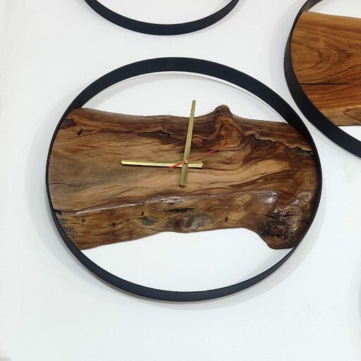 ساعت دیواری روستیک از چوب چنار و فلز قطر 50 سانت