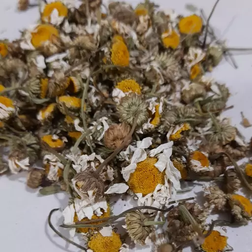 بابونه خشک اعلا و درجه 1 (50 گرمی)