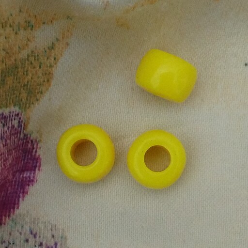 دو عدد مهره پلاستیکی رنگ زرد