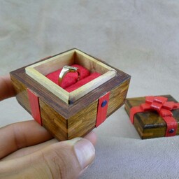 جعبه چوبی  انگشتری ، گردویی ، طرح کادو  برند خالو