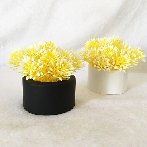 گلدان گل مصنوعی مدل شویدی زرد رنگ گلدان مشکی قطر 6 و ارتفاع 8 سانتی متر