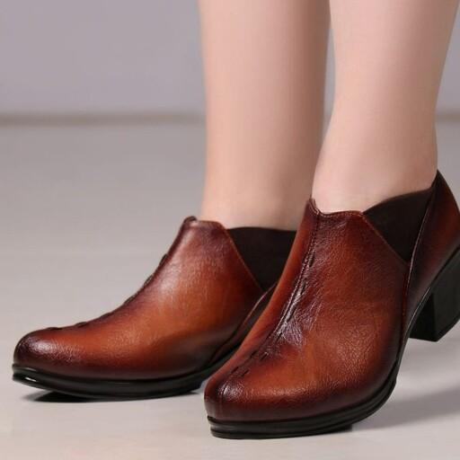 کفش زنانه شیک رنگ قهوه ای و مشکی زیره پیو
بغل کش
بهترین کیفیت
سایز 37 تا 40 