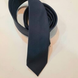کراوات مردانه ساده رنگ سرمه ای کیفیت عالی و با دوختی تمیز  