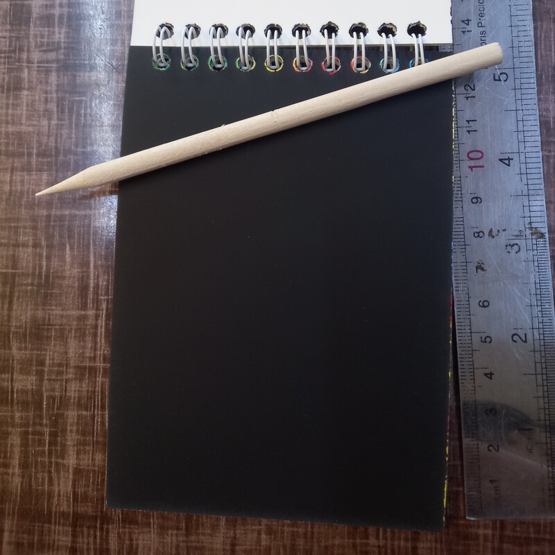 دفتر جادویی صفحه مشکی اسکراچ همراه با قلم چوبی 
