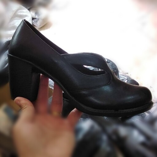 کفش زنانه پاشنه 5سانتی زیره دلتا رویه چرم مصنوعی درجه یک فقط سایز39 ارسال فوری
