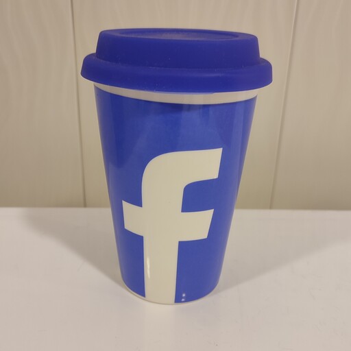 ماگ سرامیکی در سیلیکونی طرح فیس بوک