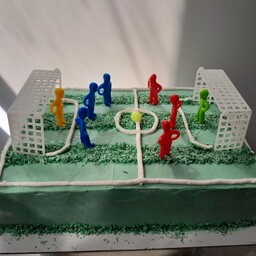 کیک خامه ای تولد فوتبالی با فیلینگ موز و گردو