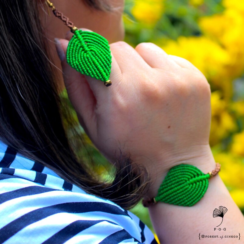 ست دستبند و گوشواره زنانه مکرومه بافته شده با طرح برگ سبز 