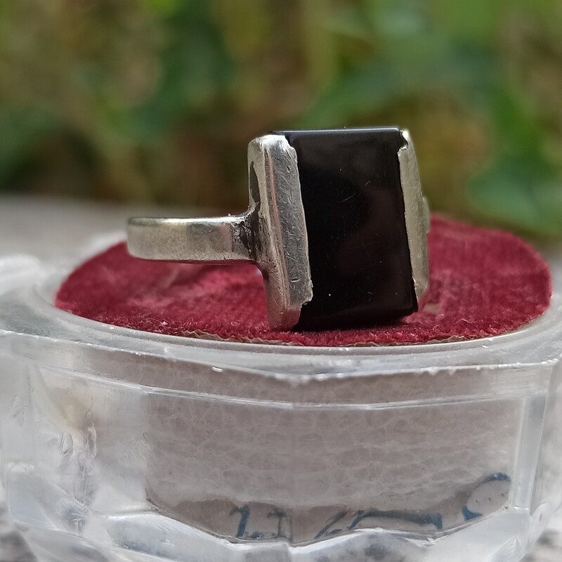 انگشتر نقره کار دست عقیق سیاه اونیکس اصل معدنی زیبا 