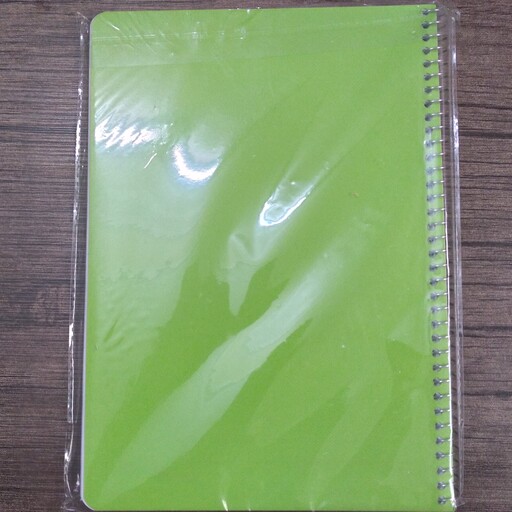 دفتر مشق 100 برگ سیمی صنوبر طرح ساده جلد طلقی رنگ سبز فسفری
