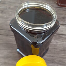 عسل سیاهدانه ی  یک کیلوی با ساکارز  زیر دو درصد 