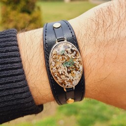 دستبند چرم طبیعی با قاب نقره دستساز و نگین شجر  دریایی اصل و طبیعی