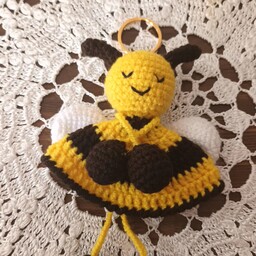 عروسک دست بافت آویز  زنبور  (آویز زنبور) (آویز کیف زنبور ) ( جاسوئیچی زنبور )