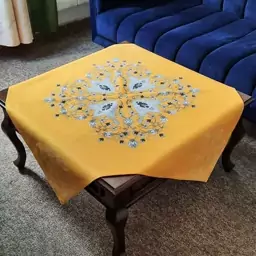 رومیزی مخمل  100x100 طرح  دلنواز زرد  آرت مان