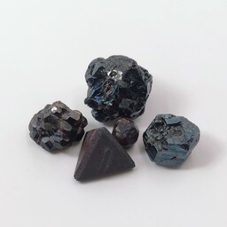 مجموعه پنج عددی سنگ های جواهری معدنی