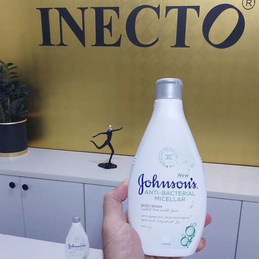 شامپو بدن میسلار ضد باکتری جانسون اصلی  محصول کشور ایتالیا  400 میل