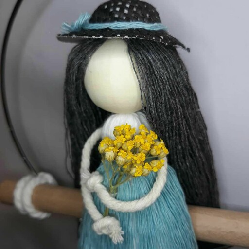 عروسک مکرومه دلبر  کلاه دار.                        
