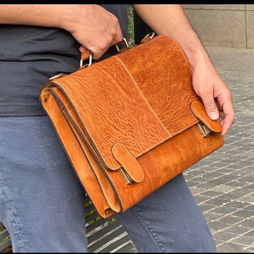 کیف مهندسی مردانه چرم طبیعی و کاملا دست دوز  با بند دستی و دوشی 