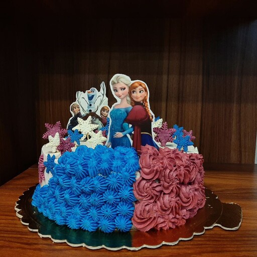 کیک تولد دخترانه با تم السا و انا  با فیلینگ دلخواه با بهترین مواد اولیه 