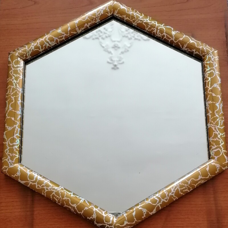 آینه شش ضلعی  (3 تکه با قاب طلایی) 