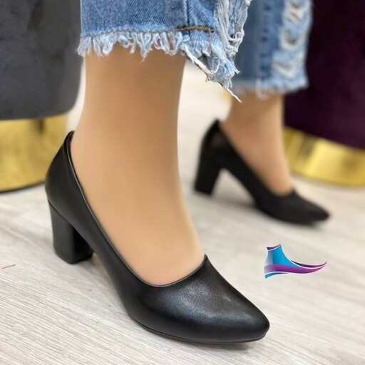 کفش مجلسی 
کد 550 
قالب استاندارد
پاشنه 5 سانت
جنس چرم
Size37ta41