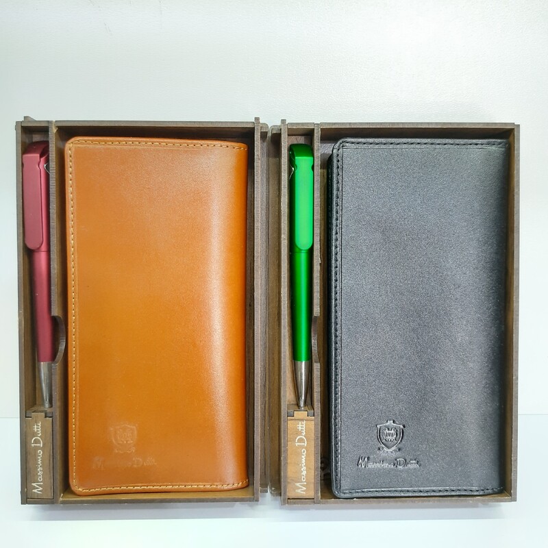 باکس کادویی مردانه،ست کیف دستی چرم طبیعی و خودکار همراه با جعبه چوبی مارک ماسیمو دیوتی،کیف آق بانو