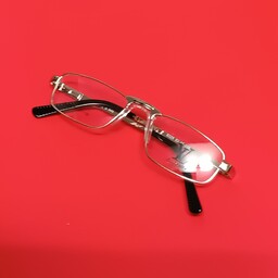 عینک مطالعه  نمره مثبت هفتاد و پنج صدم فقط ضعیفی با جنسیت فریم تمام قاب فلزی رو بینی یک تیکه عدسی پلاستیک عینک پیر چشمی 