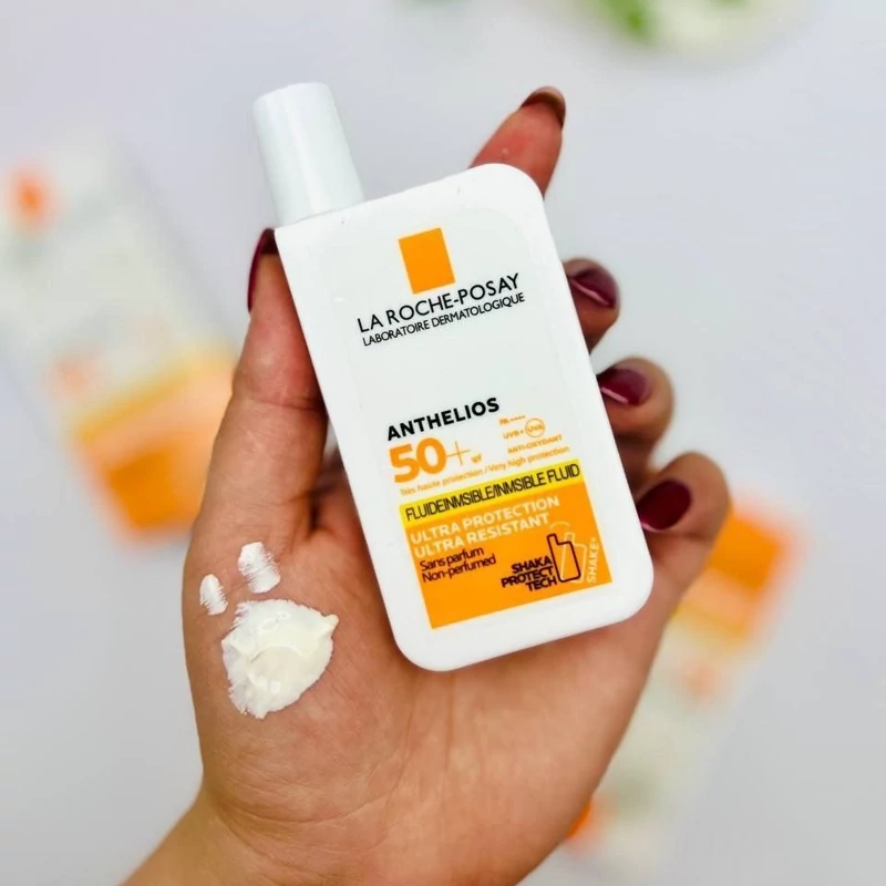 ضد آفتاب لاروش پوزای spf 50 .