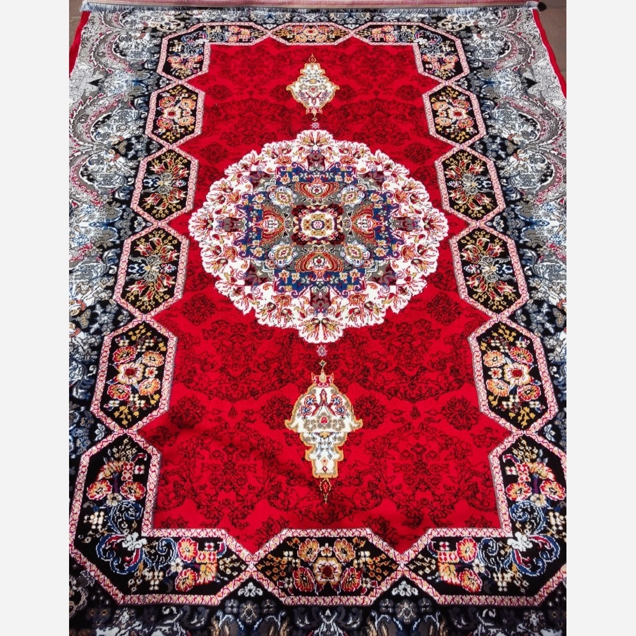 فرش زرشکی ماشینی 12 متری طرح 700شانه (پس کرایه)