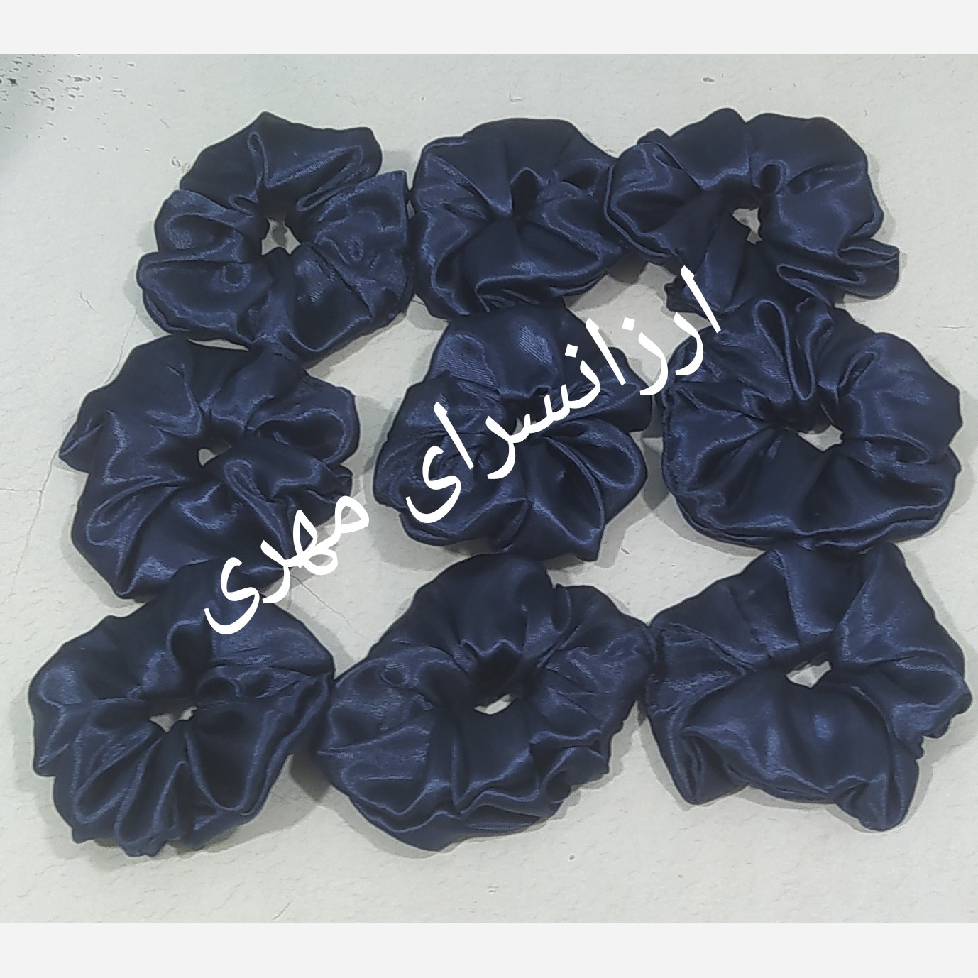 کش مو اسکرانچی ساتن سورمه ای