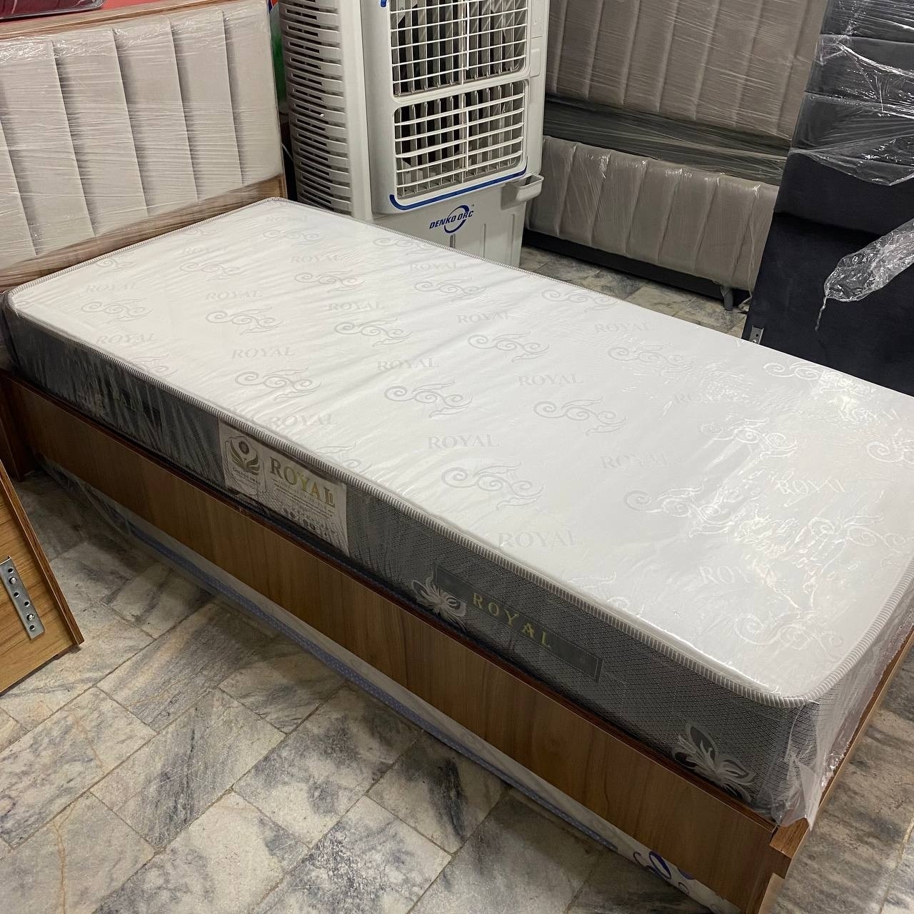تشک خوشخواب یک نفره طبی رویال سایز 90 در 200 قطر 20 سانتی متر ( اقتصادی) (پس کرایه)