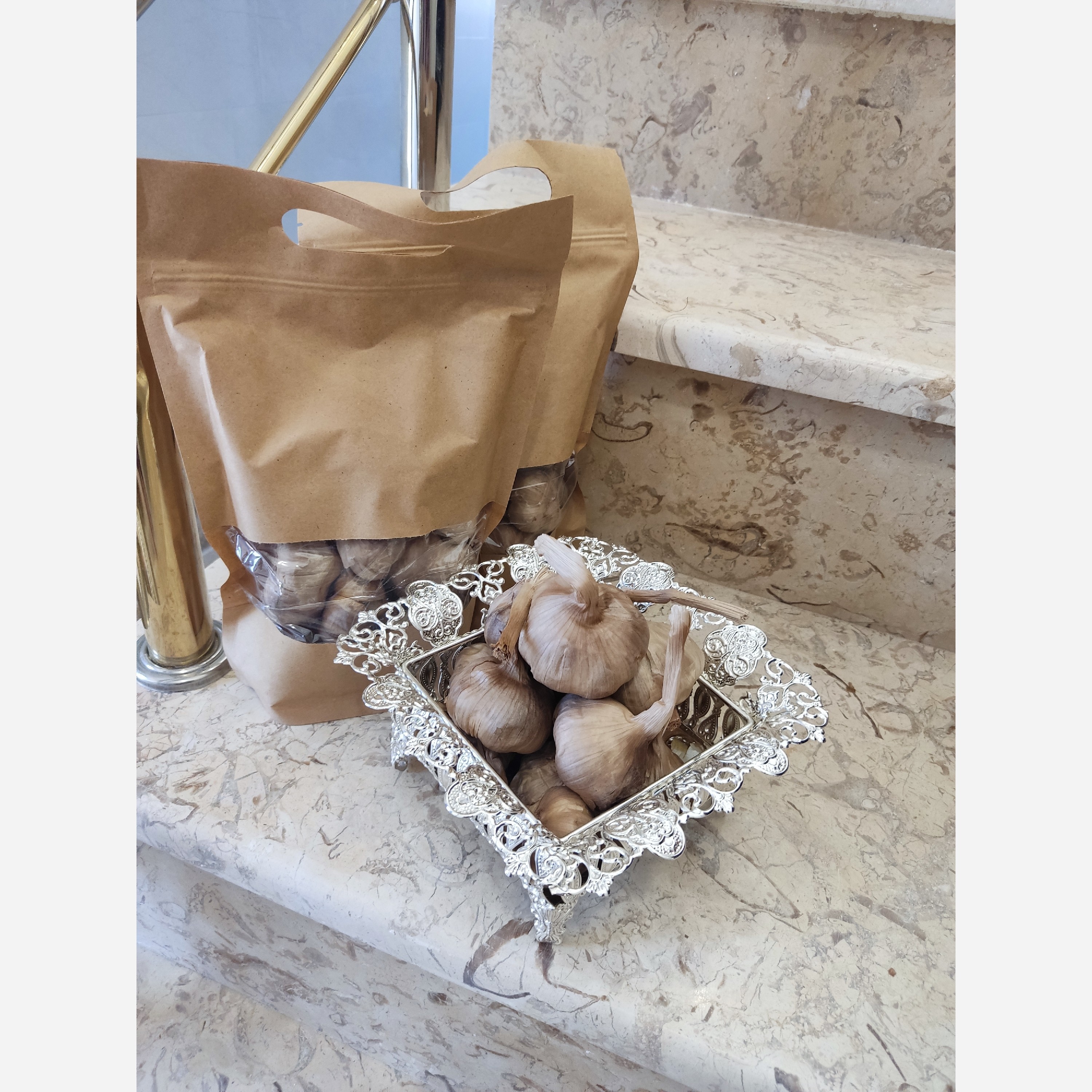 سیر سیاه اصل همدان سولان 500گرمی نرم وپاستیلی 