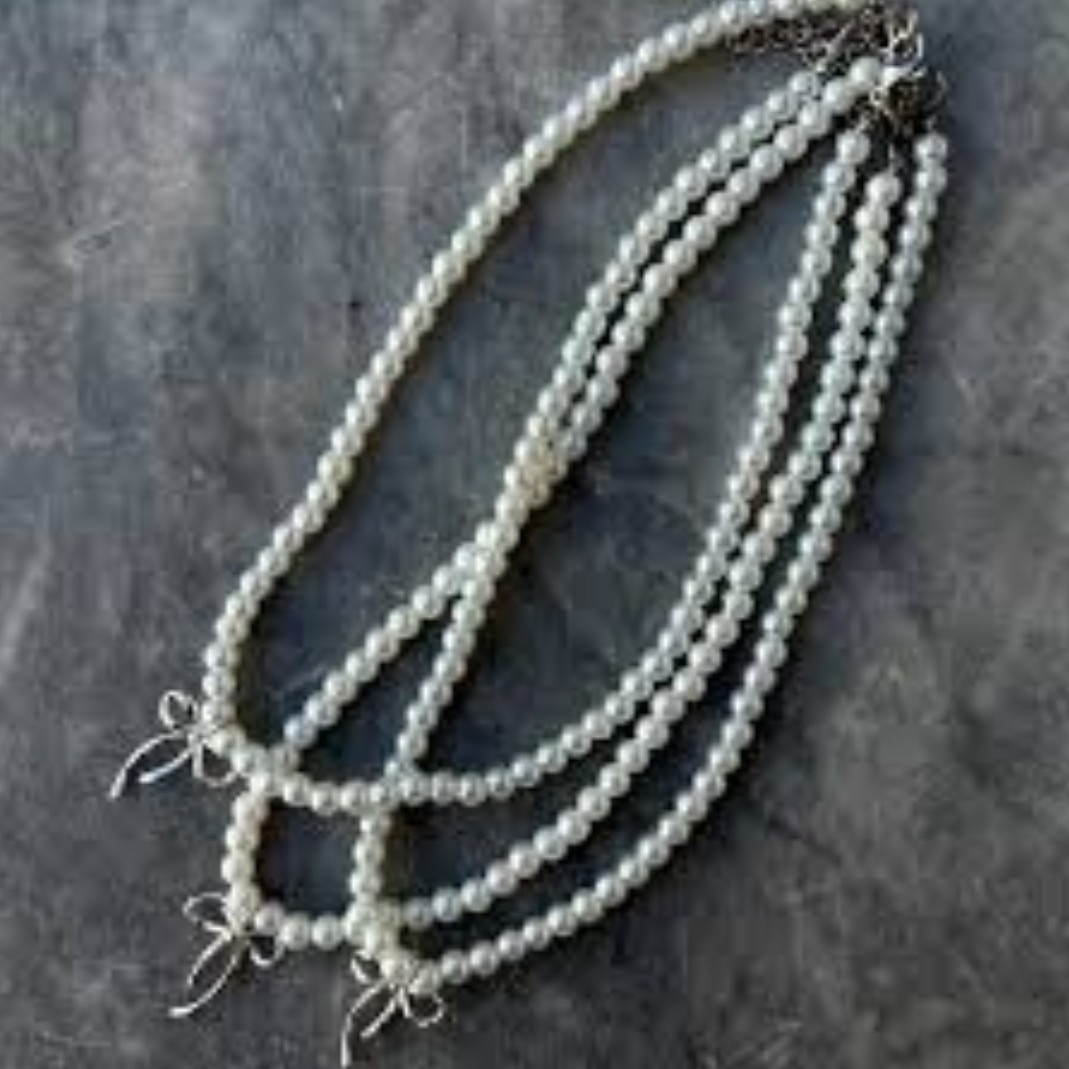 گردنبند مرواریدی پاپیون 