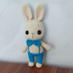 عروسک بافتنی خرگوش دستباف قد 20 سانت