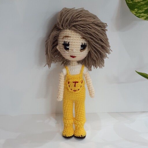 عروسک فانتزی با موی کوتاه قابل استایل و مفصل در دستها و پاها و گردن و کمر