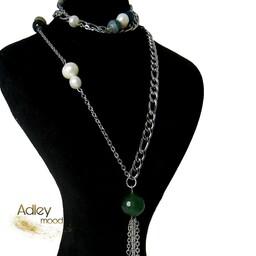 ست زنانه گردنبند و دستبند استیل نقره ای رنگ ثابت با مهره های مروارید پرورشی و سنگ طبیعی سبز 