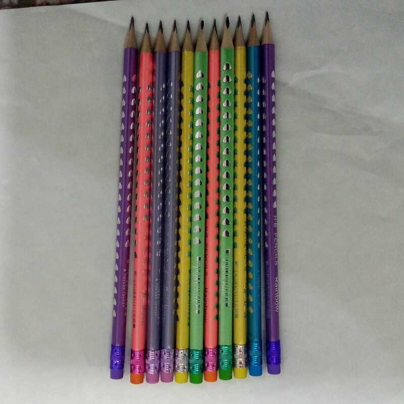 مداد مشکی پاکن دار سه گوش طرح دارRainbow(جنس چوبی)