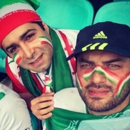 رنگ صورت سه رنگ پرچم ایران  سبز و سفید و قرمز .مناسب برای جشن های ملی و فوتبالی 
