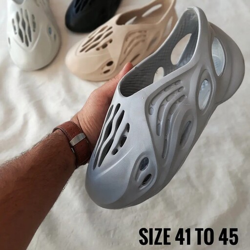 کفش ساحلی ست بچگانه تا مردانه مدل فضائی دارای جنس eva بسیار سبک و نرم و راحت مناسب برای استفاده ساحلی و در سطوح لغزنده