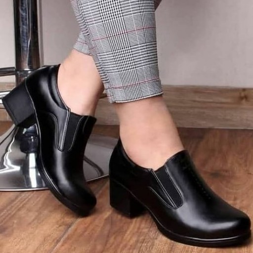 کفش طبی زنانه اداری  سایزبندی 37 تا 40 رنگ مشکی جنس چرم صنعتی کیفیت تضمینی