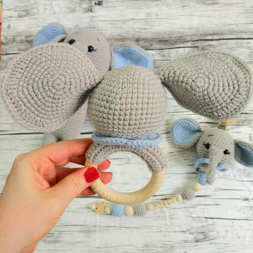 اسباب بازی عروسک بافتنی کاموایی جغجغه دندونی و بندپستونک فیل با اسم نوزاد شما