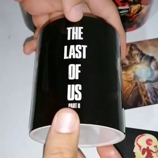 ماگ گیمینگ دسته و داخل مشکی دلست the last of us ( پلی استیشن.  ایکس باکس ) الی  جوئل