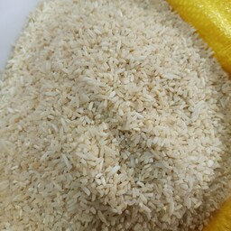 برنج لاشه دودی شمال در کیسه های 10 کیلویی بسیار خوش عطر و خوش پخت