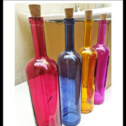 بطری  شیشه ای اسکاتلندی با طراحی جذاب و در رنگ بندی های متنوع