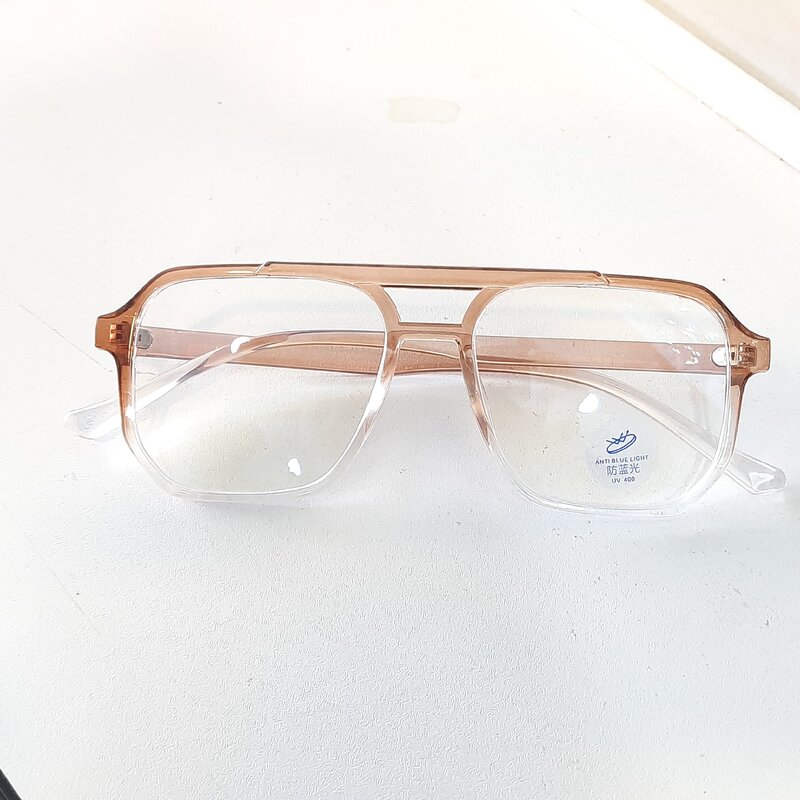 عینک بلوکات بدون نمره  موجودی فقط  رنگ قهوه‌ای 