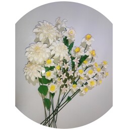 دسته گل سفید کد 2 شامل داوودی نرگس شیراز نرگس شهلا و شاخه شکوفه 